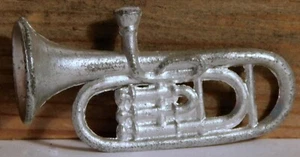 VINT 1920 CRACKER JACK SILVER METAL EUPHONIUM HORN MUSICAL INSTRUMENT CHARM - Picture 1 of 2