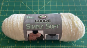 Hilo Caron Simply Soft Off White 6 oz 170 g 315 yardas 100 % acrílico 4 capas Worsted - Imagen 1 de 5