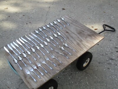 Lote de 40 piezas mixtas de cubiertos de acero inoxidable Oneida Northland of Korea Carolina/Banbury Foto 1 de 4