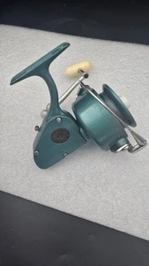 Vintage “Penn Spin-fisher 704 Spinning Reel Green - Picture 1 of 9