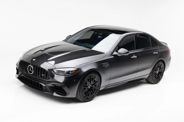 Mercedes-Benz AMG C 63 S E Performance 2024  - Imagem 1 de 4