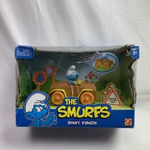 SCHLUMPFFAHRZEUG The Smurfs Jakks Pacific bewegliche Figur Rückzug Kraftfahrzeug - Bild 1 von 9
