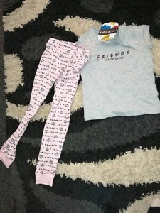 Brandneu FRIENDS Kinderpyjama 7 bis 8 Jahre GRAU. Brandneu mit Etikett - Bild 1 von 5