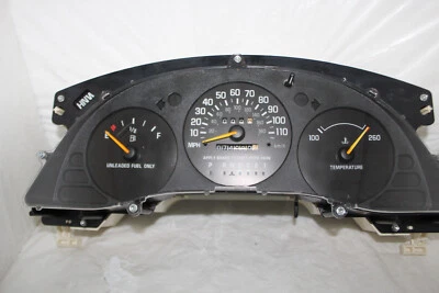 Cuadro de instrumentos velocímetro 97 98 99 Lumina tablero indicadores 74.080 millas Foto 1 de 4