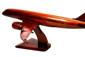 Modelo de escritorio Boeing 787 Premium de madera de caoba altamente detallado - Imagen 1 de 3