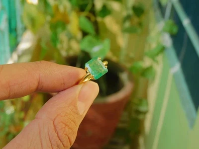 Anillo de aniversario de diamantes y esmeraldas naturales talla esmeralda de 2,50 quilates de oro amarillo de 14 k 7 Foto 1 de 4