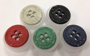 John Lewis bottoni 23 mm macchia di carta vintage x5 confezione topper 4 fori shabby chic - Foto 1 di 8