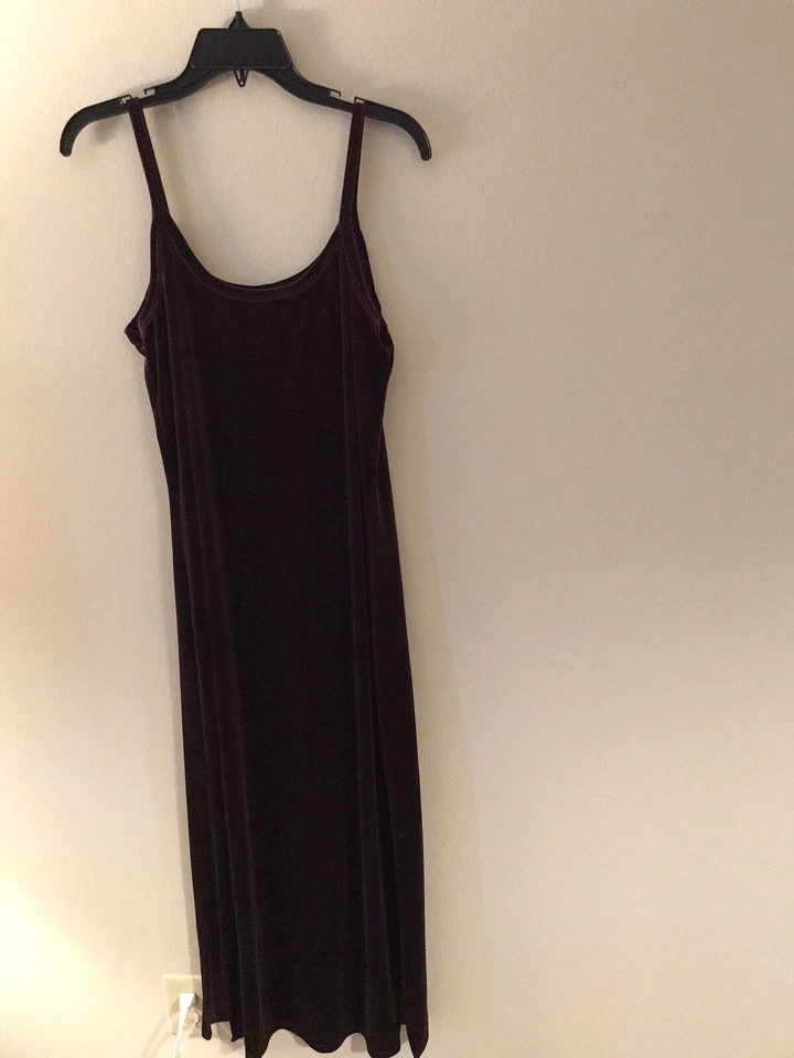 Vestido largo H2O Sportswear Collection talla mediana púrpura aberturas de 18 pulgadas a cada lado Foto 1 de 1