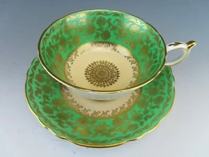 Paragon Double Warrant Cup & Saucer Green Gold Gilt & Medallion A527/F - Picture 1 of 9
