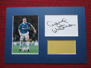 EVERTON LEGEND DAVE WATSON PERSONALLY HAND SIGNED CARD A4 MOUNTED DISPLAY - COA - Picture 1 of 3