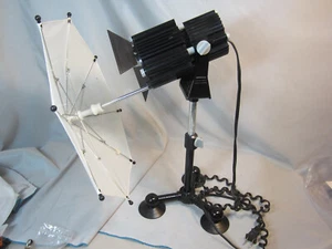 Rabbit Tanaka Photographic Umbrella Light - Picture 1 of 3