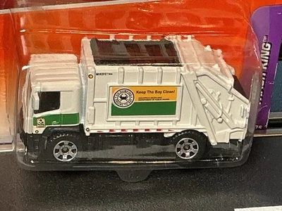 Matchbox Trash King Rear Loader Garbage Truck Diecast 1/64 Scale - Image 1 of 4