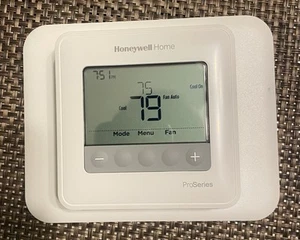 Honeywell Home Pro Series Thermostat Programmable Model TH4110U2005 - Picture 1 of 3