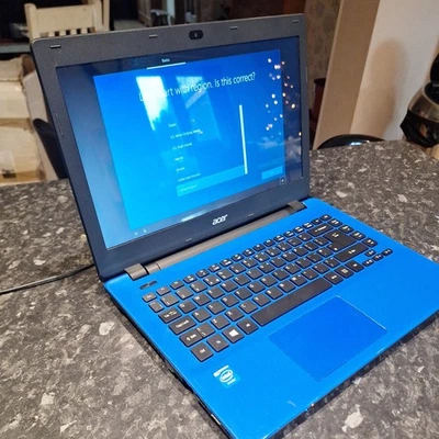 Acer Aspire E5-411 Blue Laptop - Intel Celeron N2840 @ 2.16GHz 8GB 500HDD W10 - Image 1 of 4