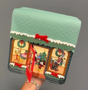 Neu mit Etikett Disney Mickey Mouse and Friends Weihnachtshaus Mini Rucksack! - Bild 1 von 14