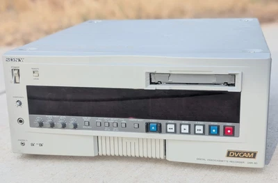 Sony DVCAM DSR-80 Digital VCR Recorder Player; DVCam Format, DV & Mini DV - Bild 1 von 4