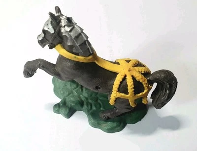 Vintage Britains Historic Series Swoppet Knights Horse & Barding - Image 1 of 2