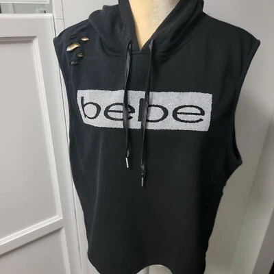 Chaleco sin mangas Bebe Sport negro con logotipo desgastado con capucha grande para mujer  Foto 1 de 4