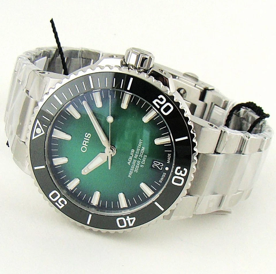 New 2025 Oris Aquis Date Steel Green Dial 43mm 01 400 7763 4157-07 8 24 09PEB - Image 1 of 1