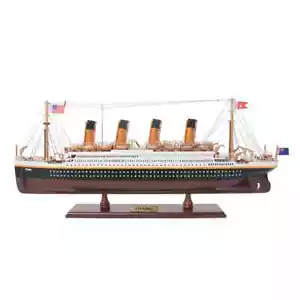 Titanic bemalt klein | Vintage Schiffsmodell mit mehreren Lebensbooten & Davits - Bild 1 von 17