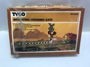 Vintage TYCO HO Scale Operating Crossing Gate - Picture 1 of 5