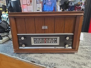 Vtg c1970 Magnavox OFM022 Stereo Tube AM FM Radio Walnut Powers On As Is - Picture 1 of 17