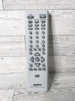 Reproductor de DVD original con control remoto Sanyo RB-SL50 DWM450 funcionando Foto 1 de 3