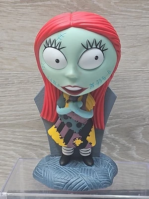 Estátua de PVC The Nightmare Before Christmas Sally fofa figura banco 9"  - Imagem 1 de 4