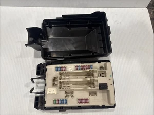 10-12 INFINITI G37 Fuse Relay Box Under Hood IPDM Controller Module 284B71BN0A - Picture 1 of 10