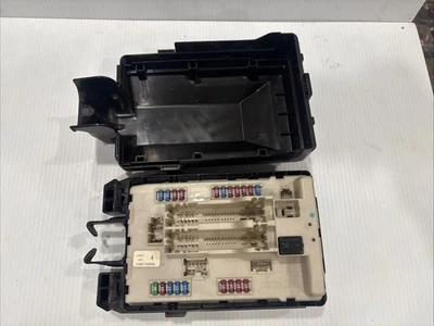 10-12 INFINITI G37 Fuse Relay Box Under Hood IPDM Controller Module 284B71BN0A - Image 1 of 4