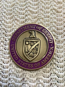 AUTHENTIC Secretary of Energy Ernest J. Moniz Challenge Coin RARE - Picture 1 of 8