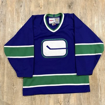 Roberto Luongo Vancouver Canucks CCM Vintage NHL Hockey Jersey Size Medium 00’s - Image 1 of 4