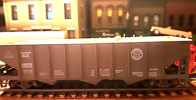 RTR ROUNDHOUSE HO=1/87 Southern Pacific Hopper #13275 KADEES BUILT W/LOAD-LAYOUT - Image 1 of 4