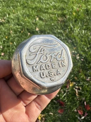 ✨Barn Find✨ OG Antique Ford Model T Chrome Threaded Center Cap - Image 1 of 4
