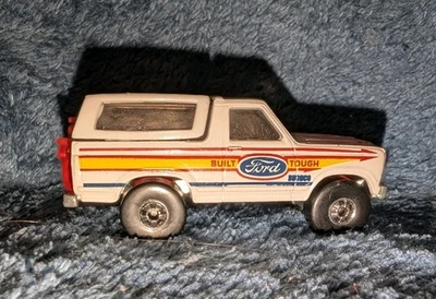 Ford Bronco 1980 Hot Wheels blanco rojo motocicleta llamas construido Ford resistente VNM-M Foto 1 de 4