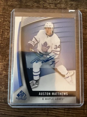 2017-18 SP Game Used - Auston Matthews #1 Blue Autographs (AU) - Image 1 of 2