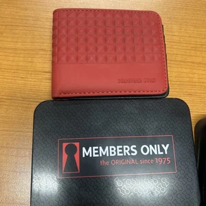 Members Only RFID Bifold Red Waffle Wallet 4.5" x3.5" - Picture 1 of 6