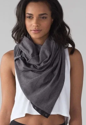 Bufanda Lululemon Rara Vinyasa Tela Rulu Wee Rayas Negra Gris/Negro Pizarra Foto 1 de 4