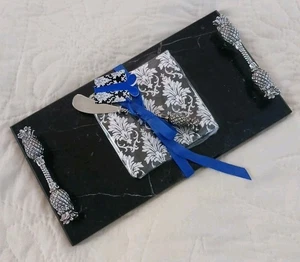 Mudpie schwarz und weiß Marmor Käsebrett mit Servietten und Schneidemesser 7"x13" - Bild 1 von 7
