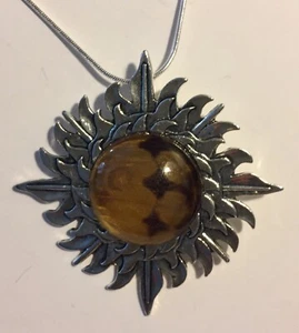 Sun 1 1/2” Real Butterfly Pendant Tan Black W/ 28” Silver Chain B3 - Imagen 1 de 2