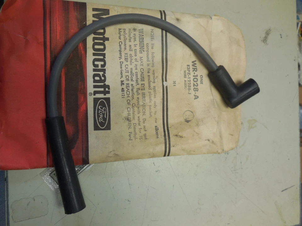 NOS 1980-1987 Ford Bronco F150 300CI 6cyl Distributor to Spark Plug Radio Wire - Изображение 1 из 2