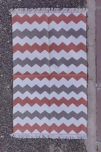 Rugmoda Handloomed Cotton Rug – Classic Zigzag in Muted Tones, 3x5 Feet - Picture 1 of 5