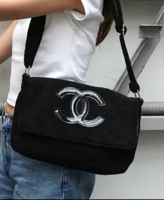 NUEVO | Bolso de Belleza Chanel Precision Negro CC sobre Negro Foto 1 de 4