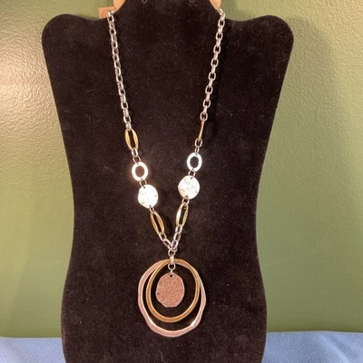 Ruby Rd. "Collar círculos martillados tono oro y plata 24"" con etiquetas" Foto 1 de 4