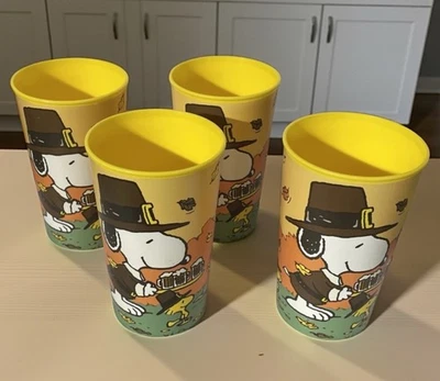 4 Snoopy Plastic Cups Tumbler Thanksgiving Pilgrim Souvenir Woodstock Wrap Round - Image 1 of 4