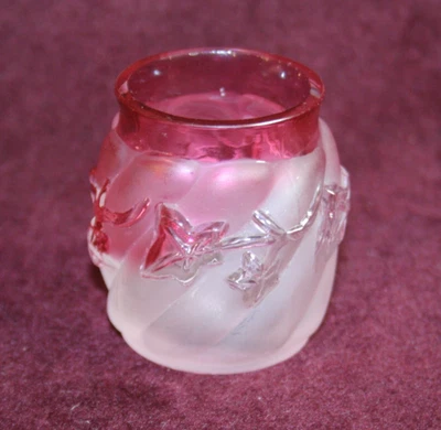 Vintage ROYAL IVY SATIN RUBINA Toothpick Holder - Northwood Glass 1890 - Image 1 of 4