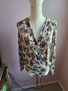 FREE PEOPLE Printed Turnt Long Sleeve Bodysuit In Ecru Combo Size XS - Picture 1 of 9