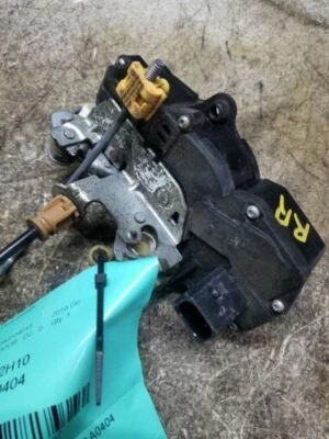 DOOR LOCK ACTUATOR/CABLE REAR RIGHT 2007-2010 PONTIAC G6 SEDAN 20777854 - Image 1 of 4