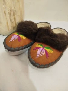 Women's Ladies Hand Made %100 Sheepskin Mules/Slippers UK SIZE 7 EU 40 Indoors - Picture 1 of 12
