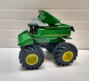 ERTL John Deere Toy Combine Harvester Plastic Big Foot - Picture 1 of 10